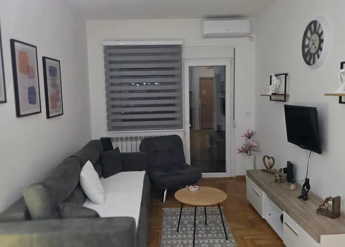 Fimiso アパート Borca